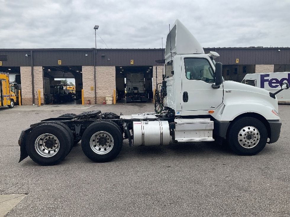 Day Cab Tractor-Heavy Duty Tractors-International-2019-LT625-Piqua-OH-570,500\n\t\tmiles-$ 21,750 - Image 8