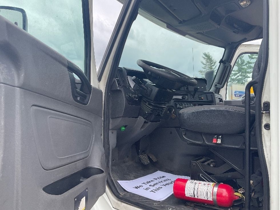 Day Cab Tractor-Heavy Duty Tractors-International-2019-LT625-Piqua-OH-570,500\n\t\tmiles-$ 21,750 - Image 9