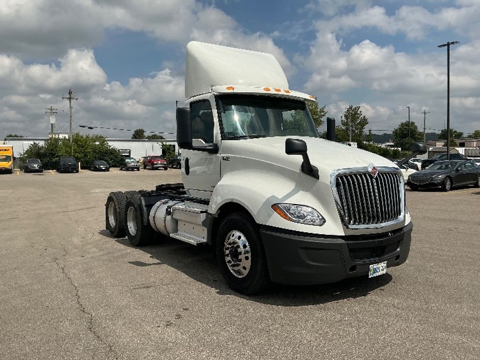 Day Cab Tractor-Heavy Duty Tractors-International-2019-LT625-Piqua-OH-665,694\n\t\tmiles-$ 21,750 - Image 1