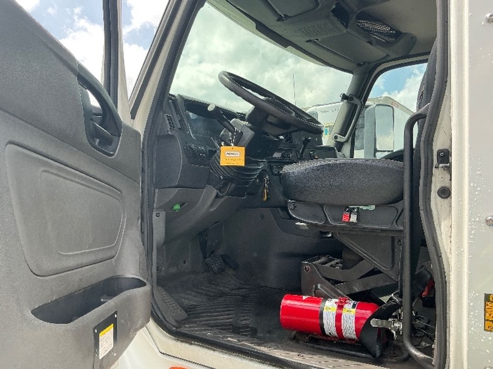 Day Cab Tractor-Heavy Duty Tractors-International-2019-LT625-Piqua-OH-665,694\n\t\tmiles-$ 21,750 - Image 9
