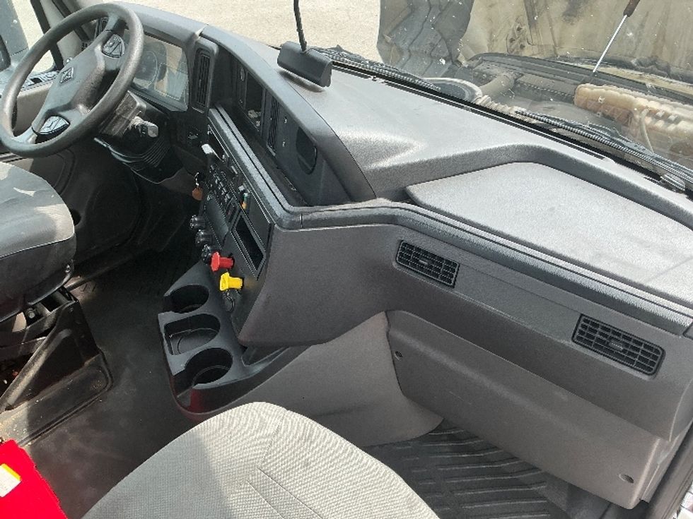 Day Cab Tractor-Heavy Duty Tractors-International-2019-LT625-Piqua-OH-684,806\n\t\tmiles-$ 21,750 - Image 13