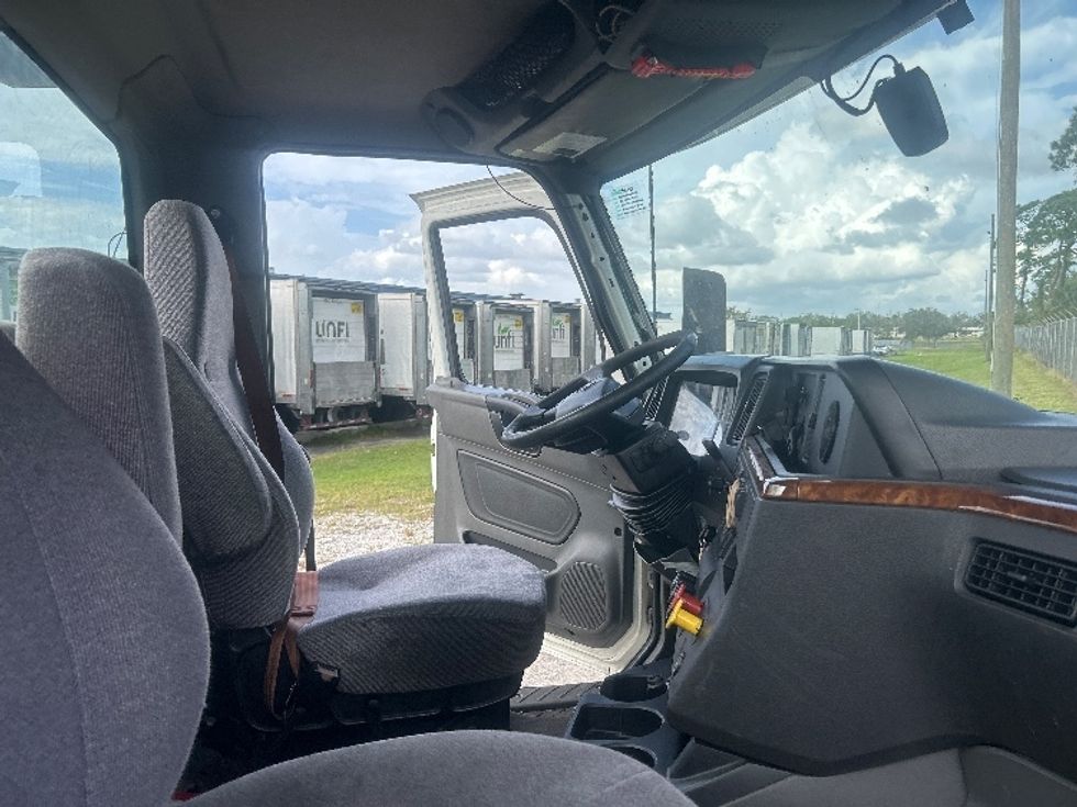 Day Cab Tractor-Heavy Duty Tractors-International-2019-LT625-Plant City-FL-381,545\n\t\tmiles-$ 35,000 - Image 13