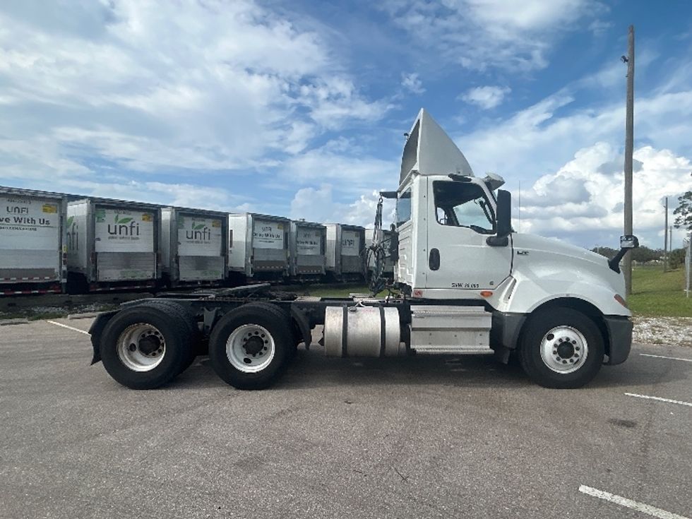 Day Cab Tractor-Heavy Duty Tractors-International-2019-LT625-Plant City-FL-381,545\n\t\tmiles-$ 35,000 - Image 7