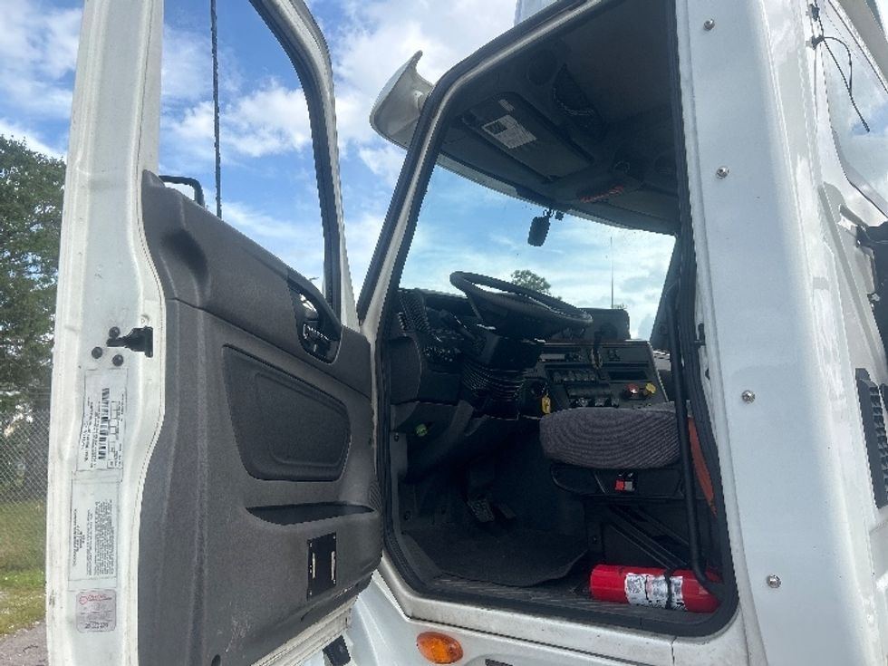 Day Cab Tractor-Heavy Duty Tractors-International-2019-LT625-Plant City-FL-381,545\n\t\tmiles-$ 35,000 - Image 8