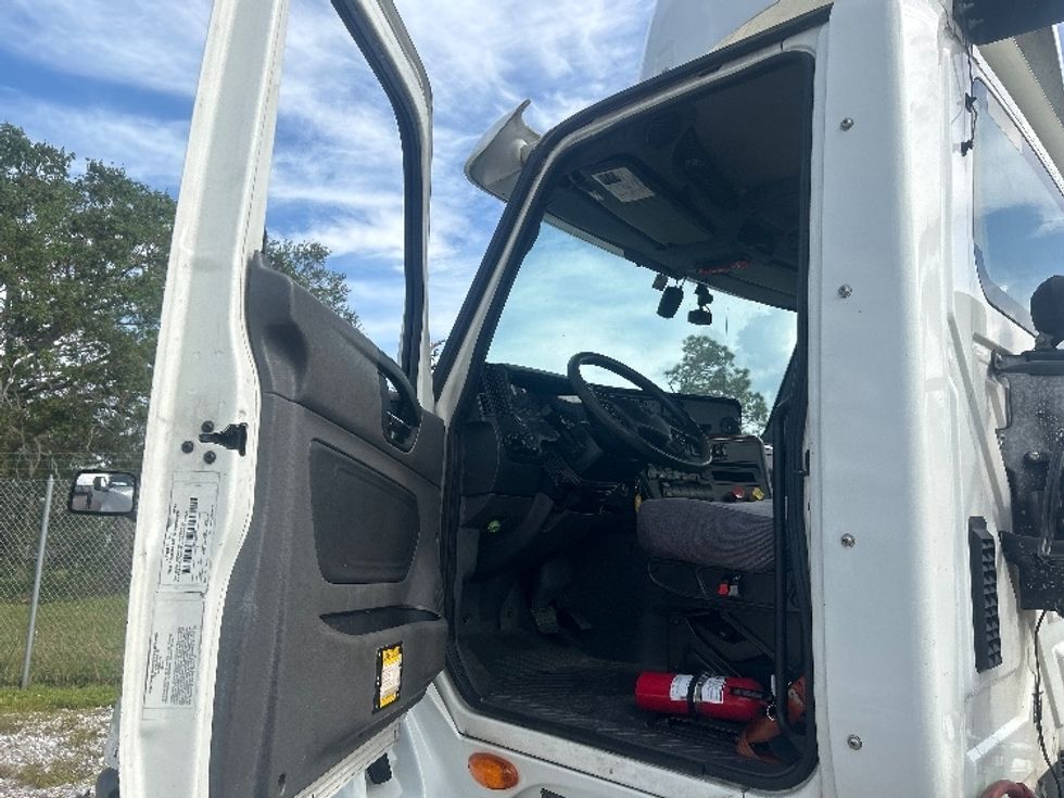 Day Cab Tractor-Heavy Duty Tractors-International-2019-LT625-Plant City-FL-420,439\n\t\tmiles-$ 33,000 - Image 6
