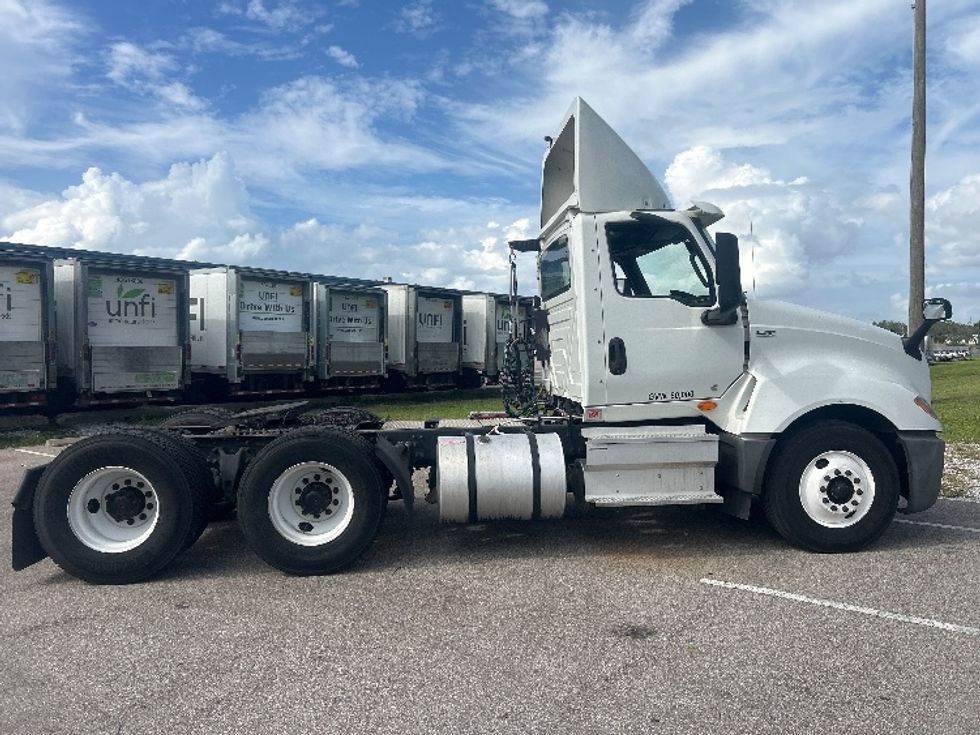 Day Cab Tractor-Heavy Duty Tractors-International-2019-LT625-Plant City-FL-420,439\n\t\tmiles-$ 33,000 - Image 9