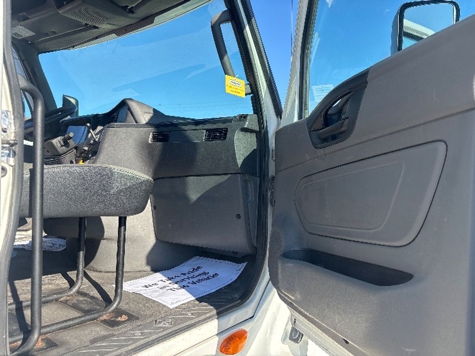 Day Cab Tractor-Heavy Duty Tractors-International-2019-LT625-Poplar Bluff-MO-274,869\n\t\tmiles-$ 33,750 - Image 10