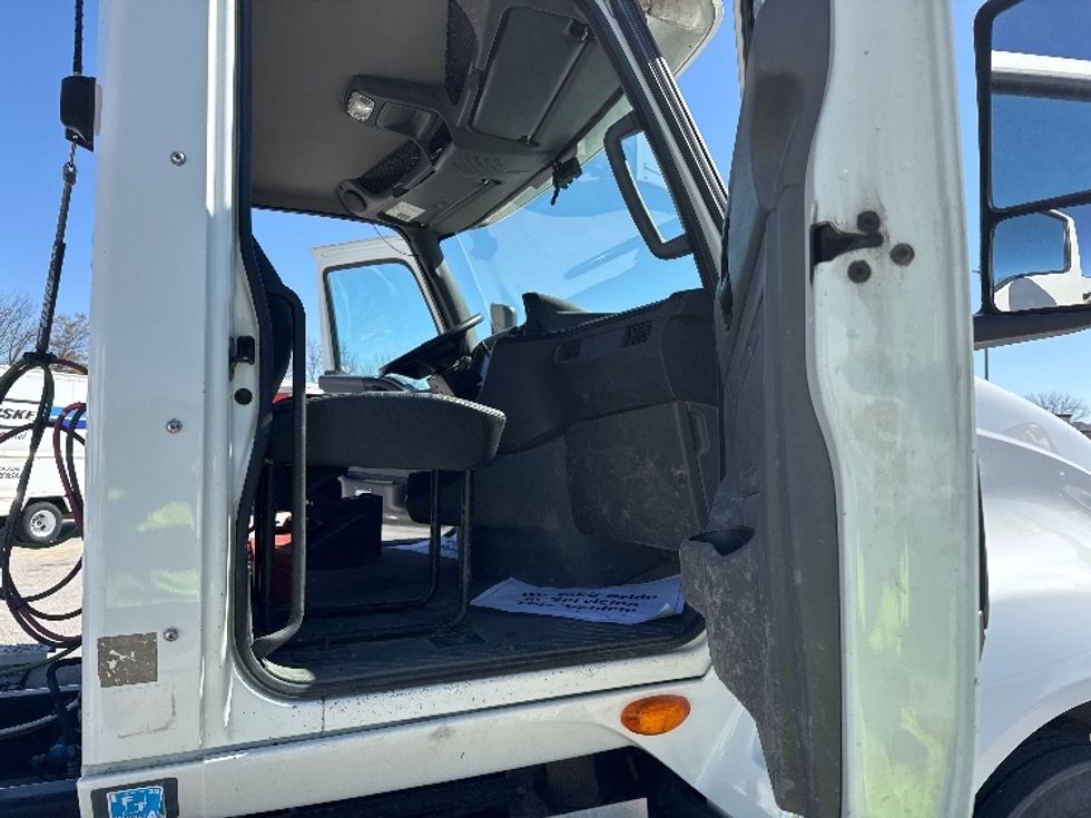 Day Cab Tractor-Heavy Duty Tractors-International-2019-LT625-Poplar Bluff-MO-398,782\n\t\tmiles-$ 26,500 - Image 12