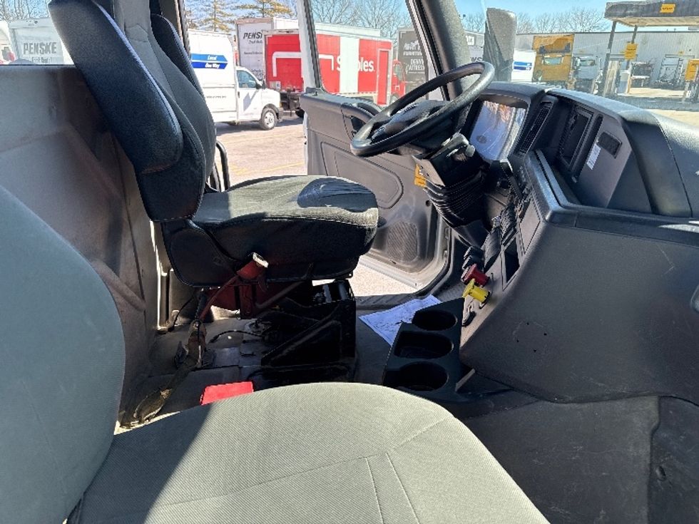 Day Cab Tractor-Heavy Duty Tractors-International-2019-LT625-Poplar Bluff-MO-398,782\n\t\tmiles-$ 26,500 - Image 14