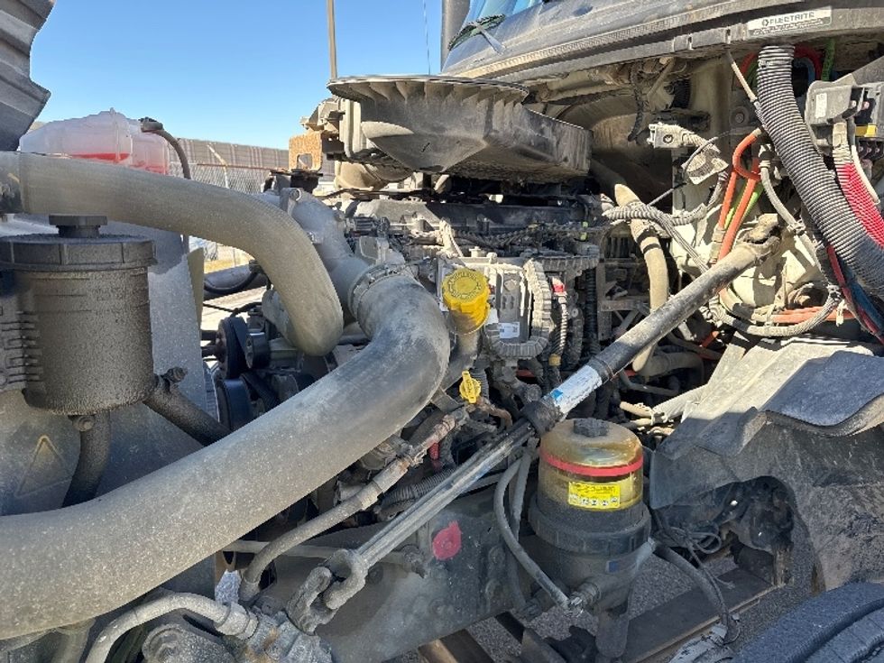 Day Cab Tractor-Heavy Duty Tractors-International-2019-LT625-Poplar Bluff-MO-398,782\n\t\tmiles-$ 26,500 - Image 16