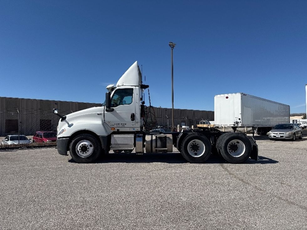 Day Cab Tractor-Heavy Duty Tractors-International-2019-LT625-Poplar Bluff-MO-398,782\n\t\tmiles-$ 26,500 - Image 4