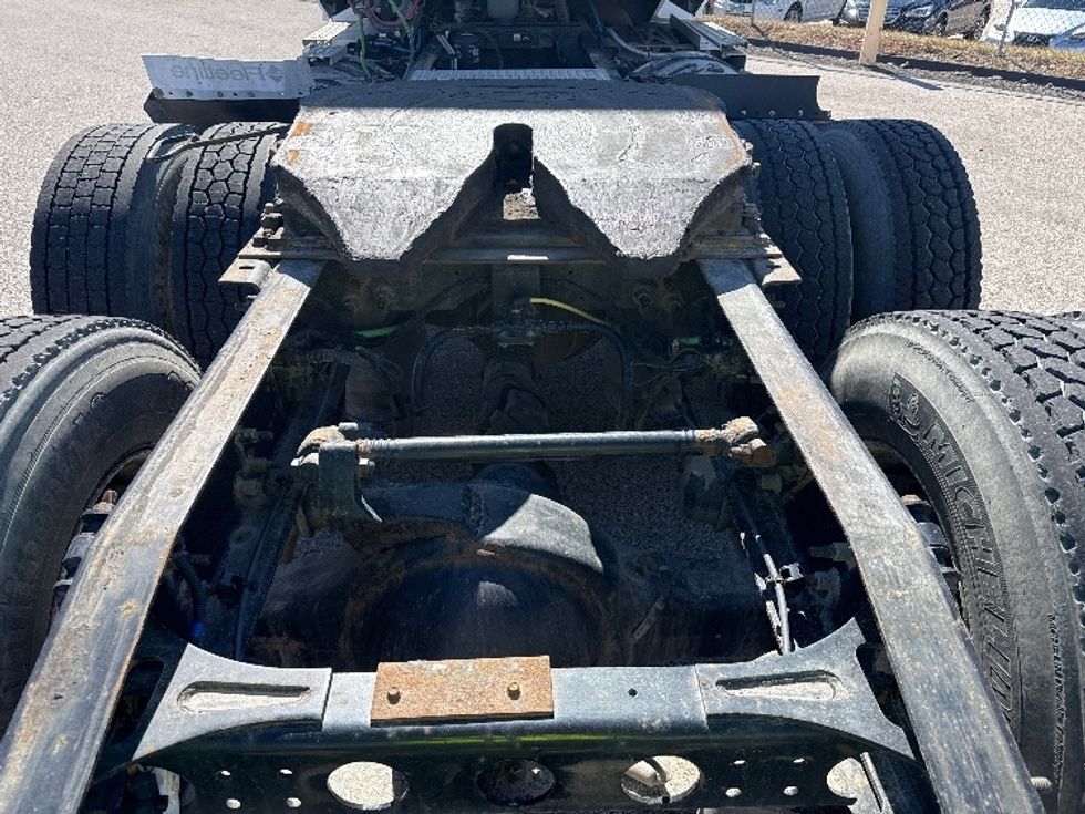 Day Cab Tractor-Heavy Duty Tractors-International-2019-LT625-Poplar Bluff-MO-398,782\n\t\tmiles-$ 26,500 - Image 6