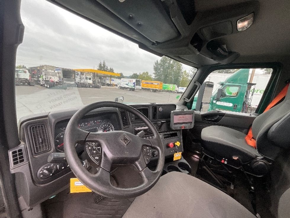 Day Cab Tractor-Heavy Duty Tractors-International-2019-LT625-Portland-OR-301,097\n\t\tmiles-$ 23,500 - Image 10