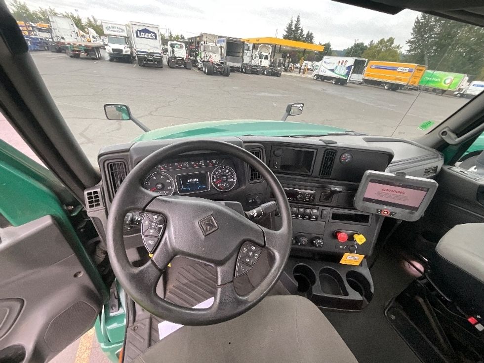 Day Cab Tractor-Heavy Duty Tractors-International-2019-LT625-Portland-OR-301,097\n\t\tmiles-$ 23,500 - Image 11