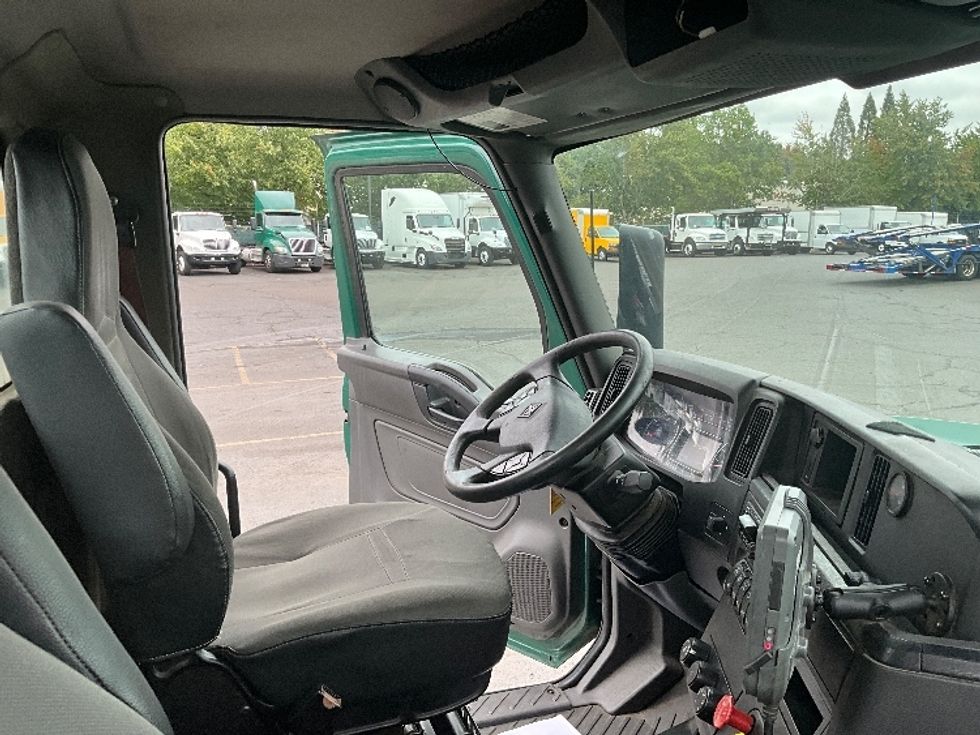 Day Cab Tractor-Heavy Duty Tractors-International-2019-LT625-Portland-OR-301,097\n\t\tmiles-$ 23,500 - Image 14