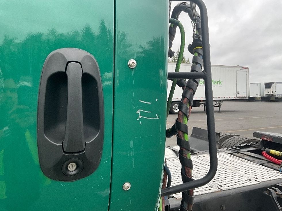 Day Cab Tractor-Heavy Duty Tractors-International-2019-LT625-Portland-OR-301,097\n\t\tmiles-$ 23,500 - Image 17