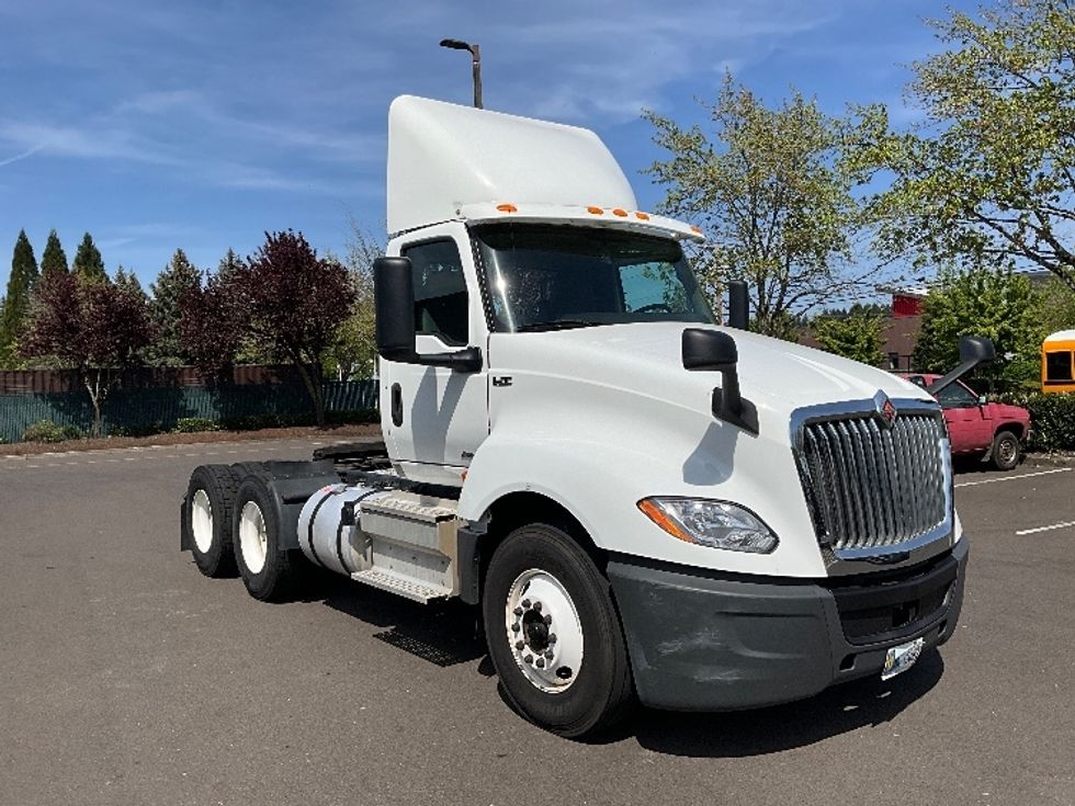 Day Cab Tractor-Heavy Duty Tractors-International-2019-LT625-Portland-OR-305,863\n\t\tmiles-$ 31,250 - Image 1