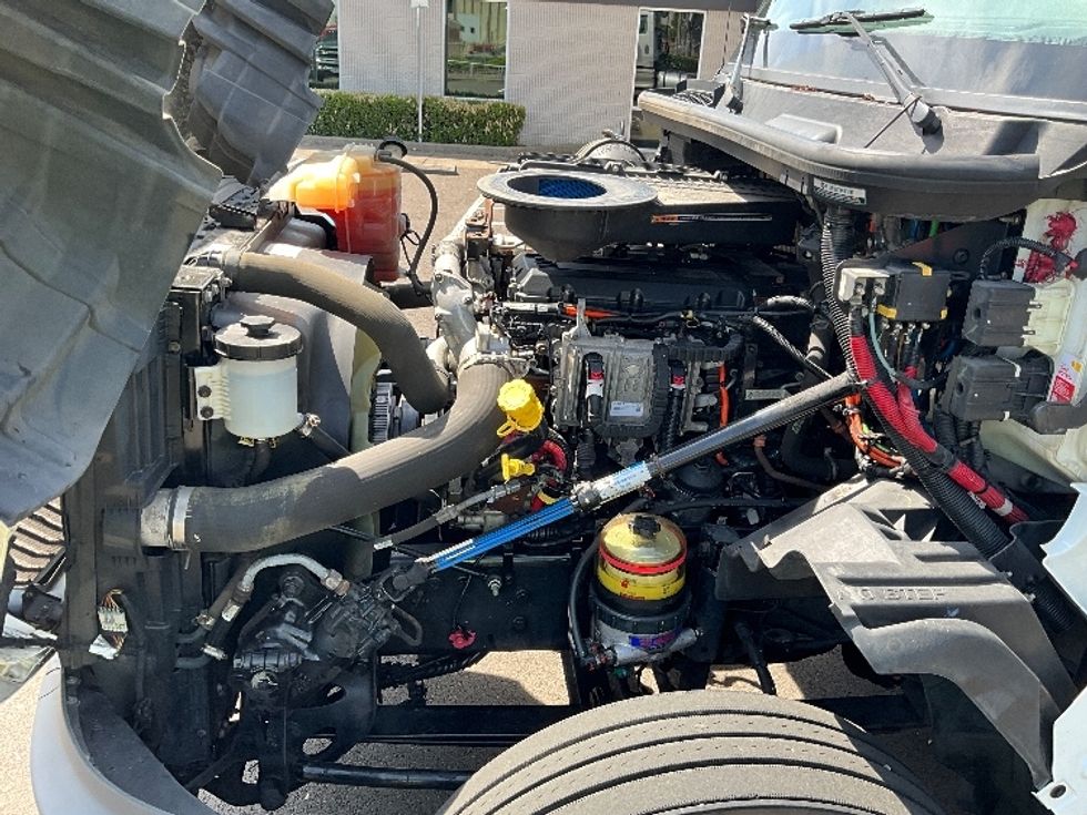 Day Cab Tractor-Heavy Duty Tractors-International-2019-LT625-Portland-OR-305,863\n\t\tmiles-$ 31,250 - Image 16
