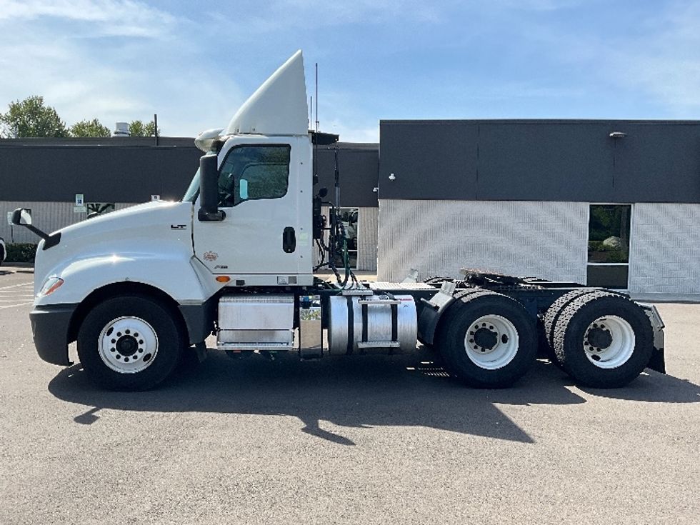 Day Cab Tractor-Heavy Duty Tractors-International-2019-LT625-Portland-OR-305,863\n\t\tmiles-$ 31,250 - Image 4