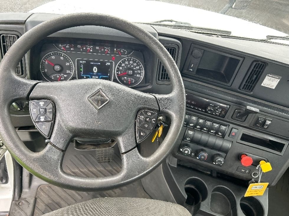 Day Cab Tractor-Heavy Duty Tractors-International-2019-LT625-Portland-OR-372,722\n\t\tmiles-$ 27,250 - Image 11