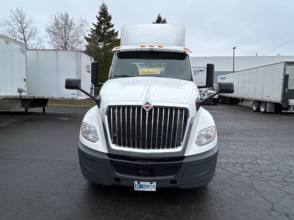 Day Cab Tractor-Heavy Duty Tractors-International-2019-LT625-Portland-OR-372,722\n\t\tmiles-$ 27,250 - Image 2