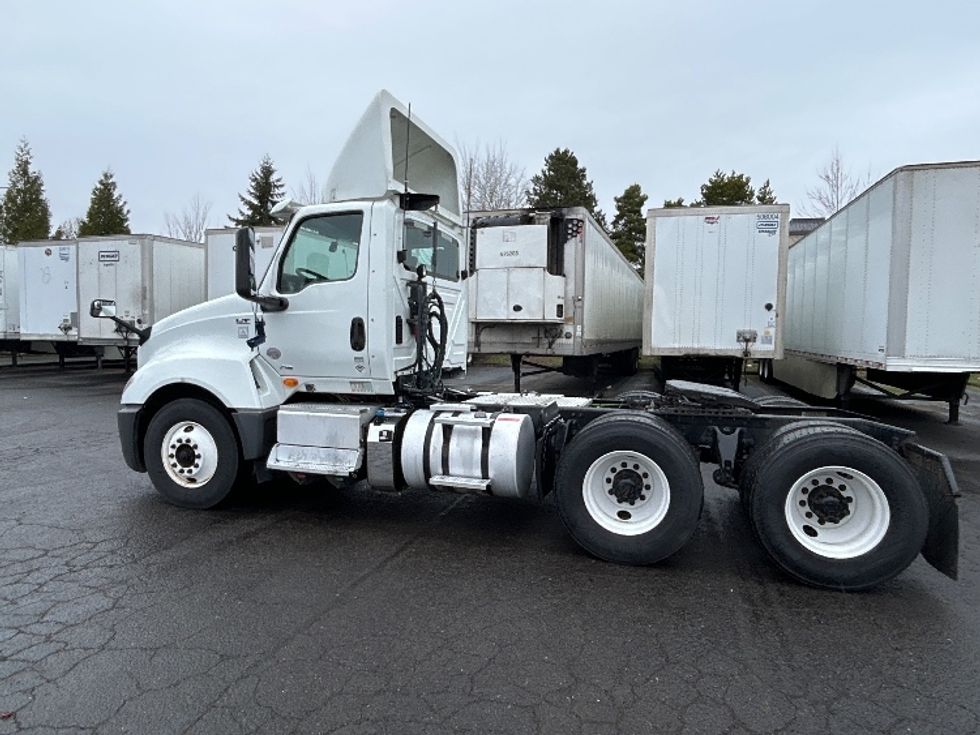 Day Cab Tractor-Heavy Duty Tractors-International-2019-LT625-Portland-OR-372,722\n\t\tmiles-$ 27,250 - Image 4