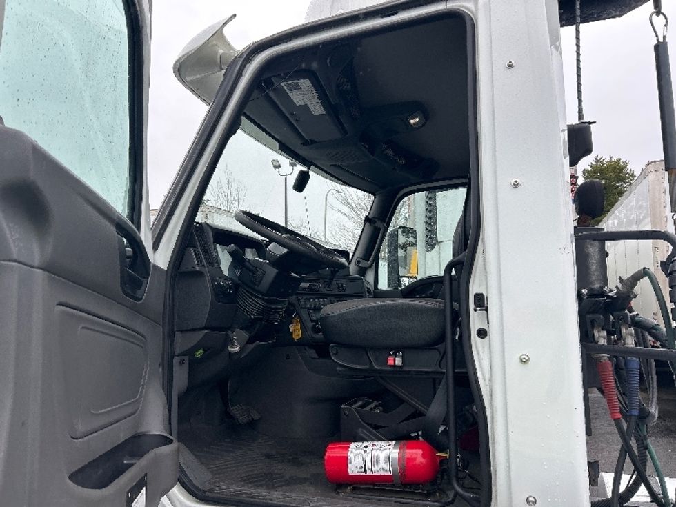 Day Cab Tractor-Heavy Duty Tractors-International-2019-LT625-Portland-OR-372,722\n\t\tmiles-$ 27,250 - Image 9