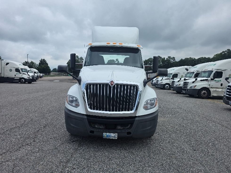 Day Cab Tractor-Heavy Duty Tractors-International-2019-LT625-Prince George-VA-146,024\n\t\tmiles-$ 23,750 - Image 2