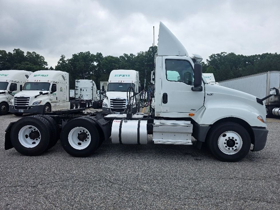 Day Cab Tractor-Heavy Duty Tractors-International-2019-LT625-Prince George-VA-146,024\n\t\tmiles-$ 23,750 - Image 8
