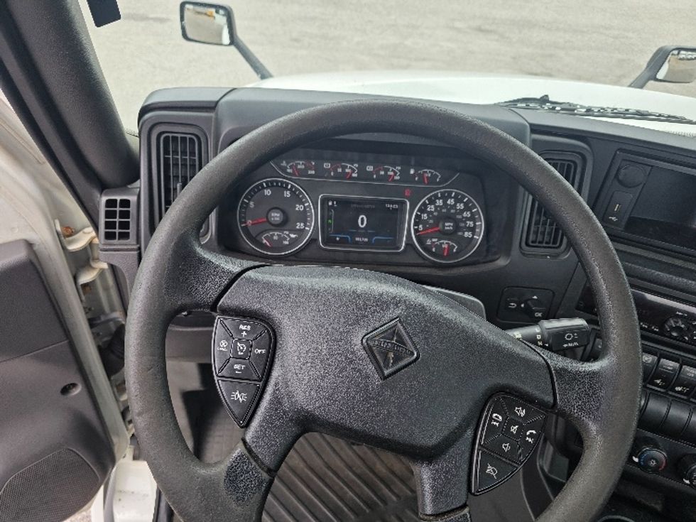 Day Cab Tractor-Heavy Duty Tractors-International-2019-LT625-Prince George-VA-153,800\n\t\tmiles-$ 29,250 - Image 10