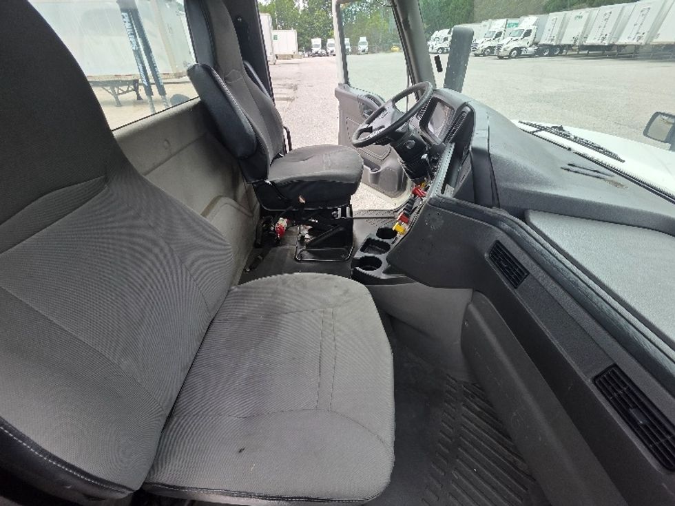 Day Cab Tractor-Heavy Duty Tractors-International-2019-LT625-Prince George-VA-153,800\n\t\tmiles-$ 29,250 - Image 13