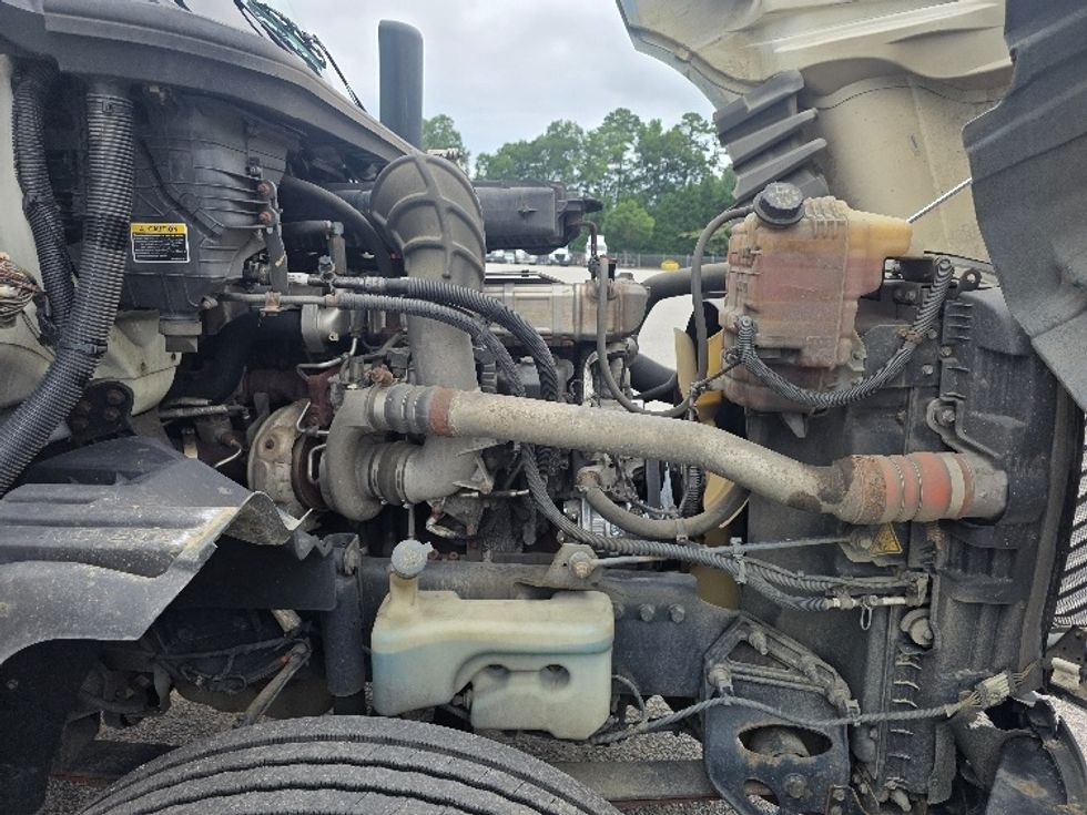 Day Cab Tractor-Heavy Duty Tractors-International-2019-LT625-Prince George-VA-153,800\n\t\tmiles-$ 29,250 - Image 14