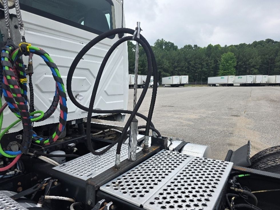 Day Cab Tractor-Heavy Duty Tractors-International-2019-LT625-Prince George-VA-153,800\n\t\tmiles-$ 29,250 - Image 16