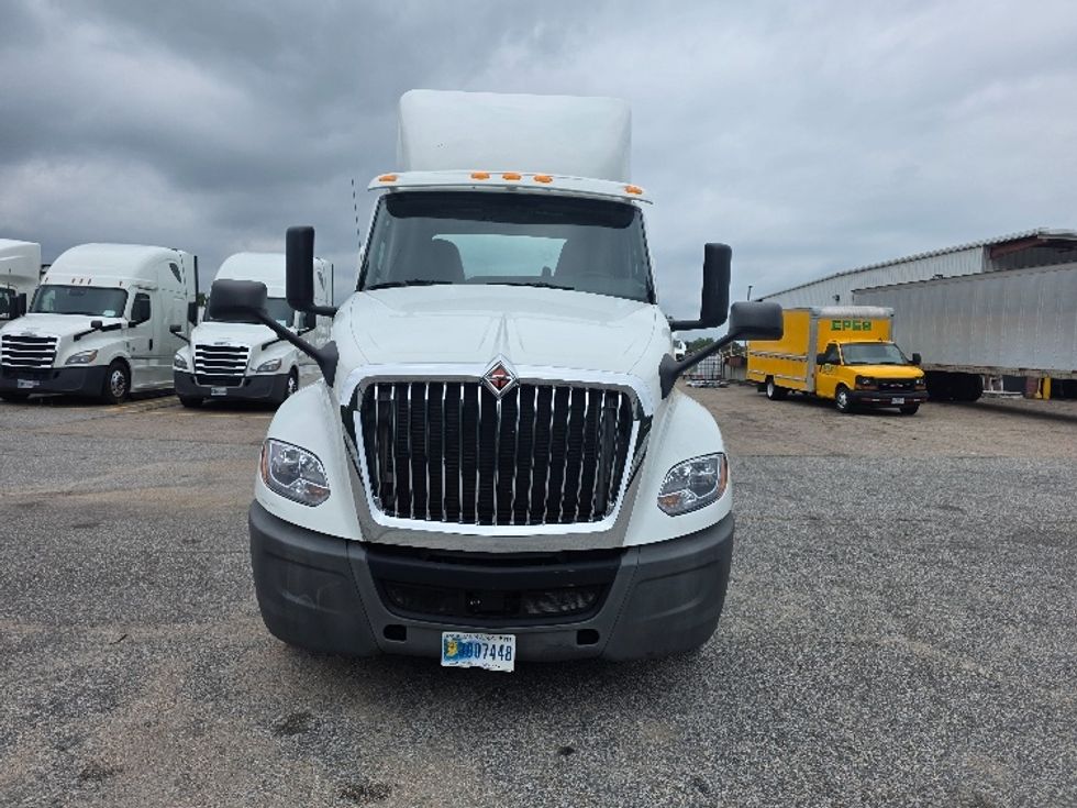 Day Cab Tractor-Heavy Duty Tractors-International-2019-LT625-Prince George-VA-153,800\n\t\tmiles-$ 29,250 - Image 2
