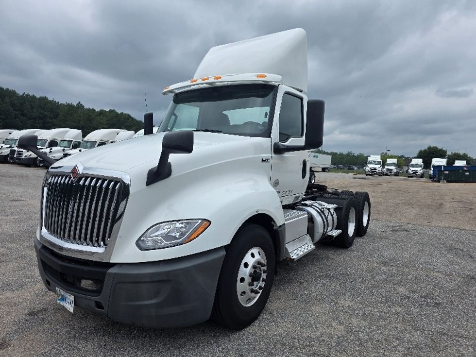 Day Cab Tractor-Heavy Duty Tractors-International-2019-LT625-Prince George-VA-153,800\n\t\tmiles-$ 29,250 - Image 3