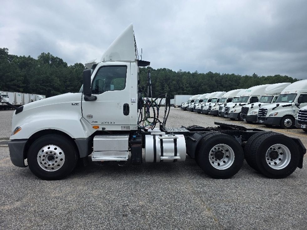 Day Cab Tractor-Heavy Duty Tractors-International-2019-LT625-Prince George-VA-153,800\n\t\tmiles-$ 29,250 - Image 4