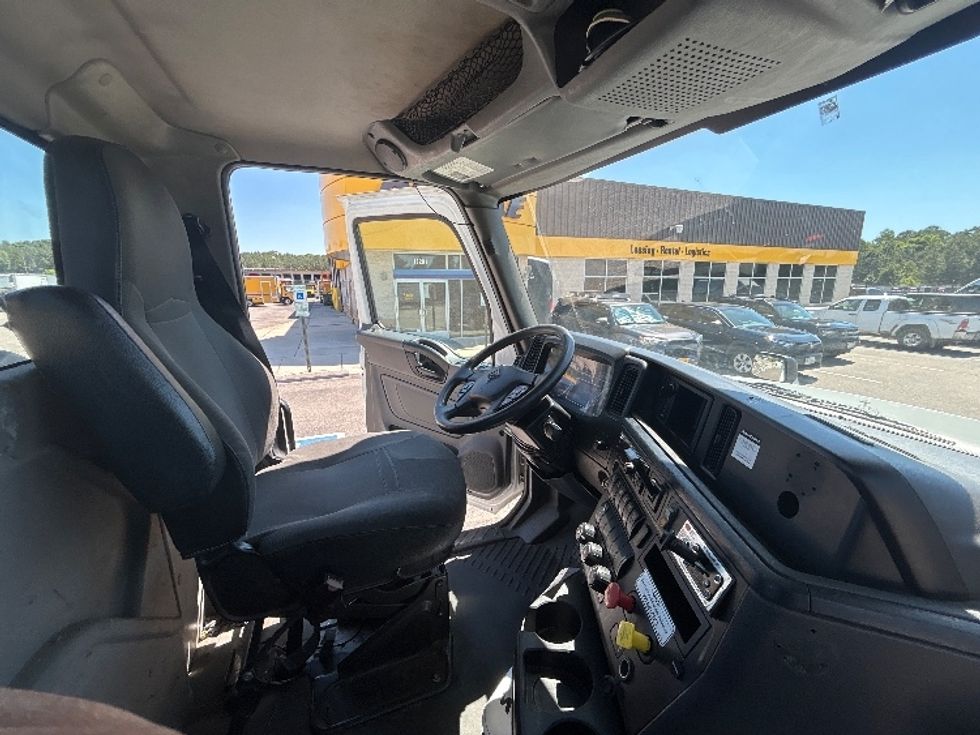 Day Cab Tractor-Heavy Duty Tractors-International-2019-LT625-Prince George-VA-161,250\n\t\tmiles-$ 25,000 - Image 14