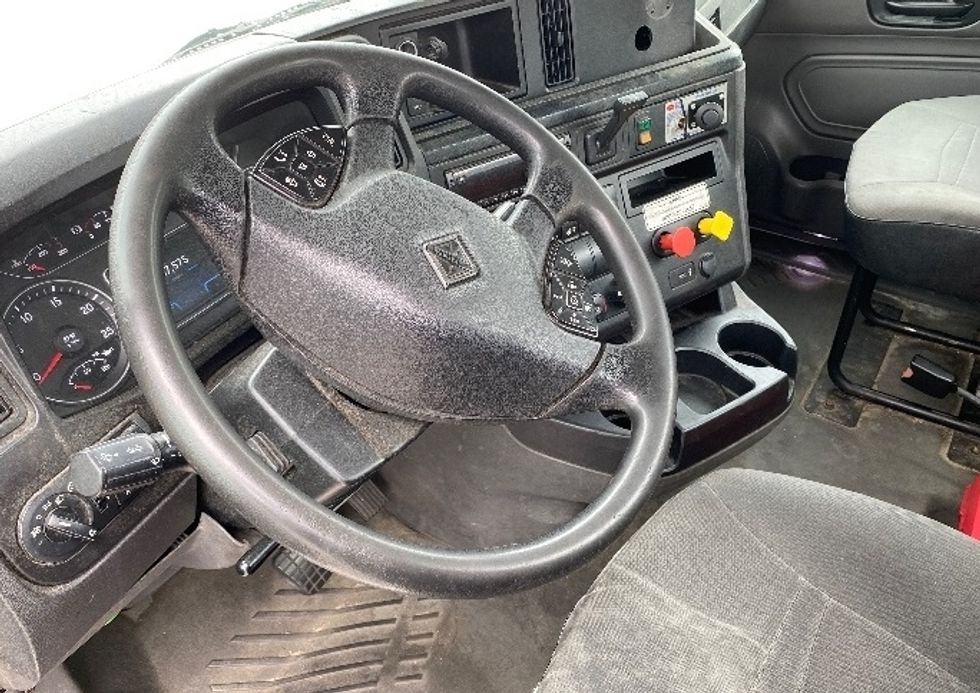 Day Cab Tractor-Heavy Duty Tractors-International-2019-LT625-Prince George-VA-167,575\n\t\tmiles-$ 26,750 - Image 8