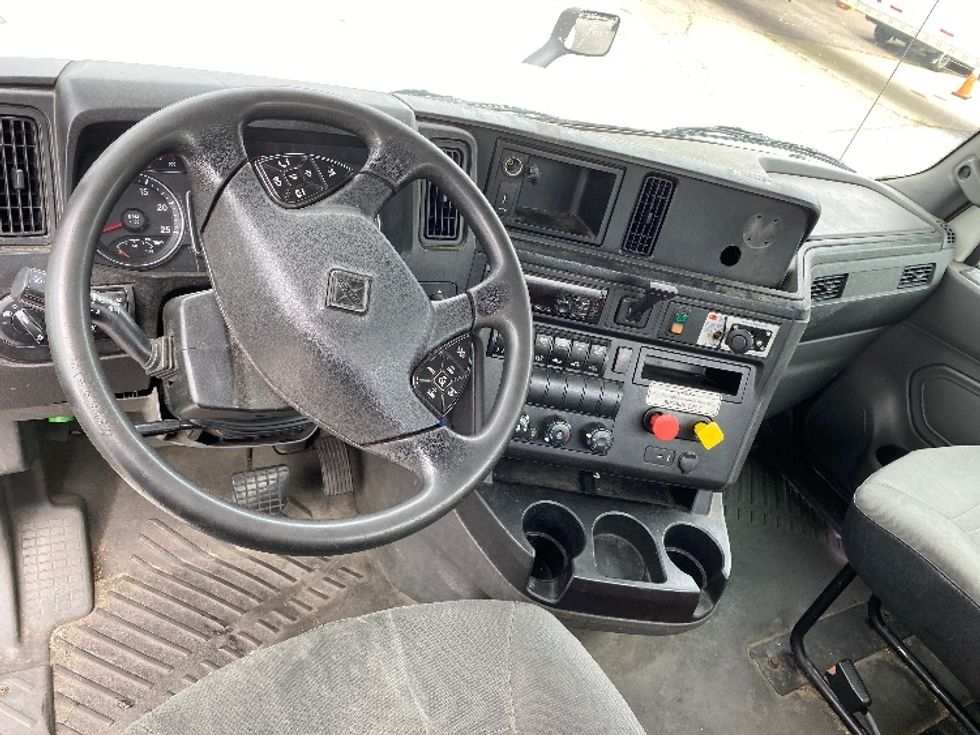 Day Cab Tractor-Heavy Duty Tractors-International-2019-LT625-Prince George-VA-167,575\n\t\tmiles-$ 26,750 - Image 9