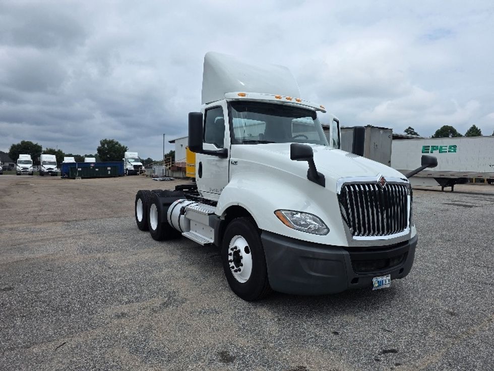 Day Cab Tractor-Heavy Duty Tractors-International-2019-LT625-Prince George-VA-180,650\n\t\tmiles-$ 23,750 - Image 1