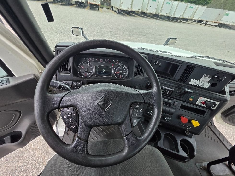 Day Cab Tractor-Heavy Duty Tractors-International-2019-LT625-Prince George-VA-180,650\n\t\tmiles-$ 23,750 - Image 11