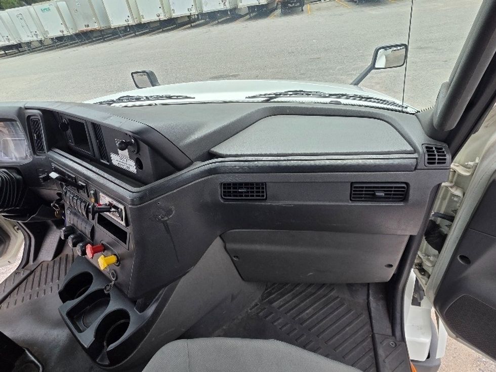 Day Cab Tractor-Heavy Duty Tractors-International-2019-LT625-Prince George-VA-180,650\n\t\tmiles-$ 23,750 - Image 13