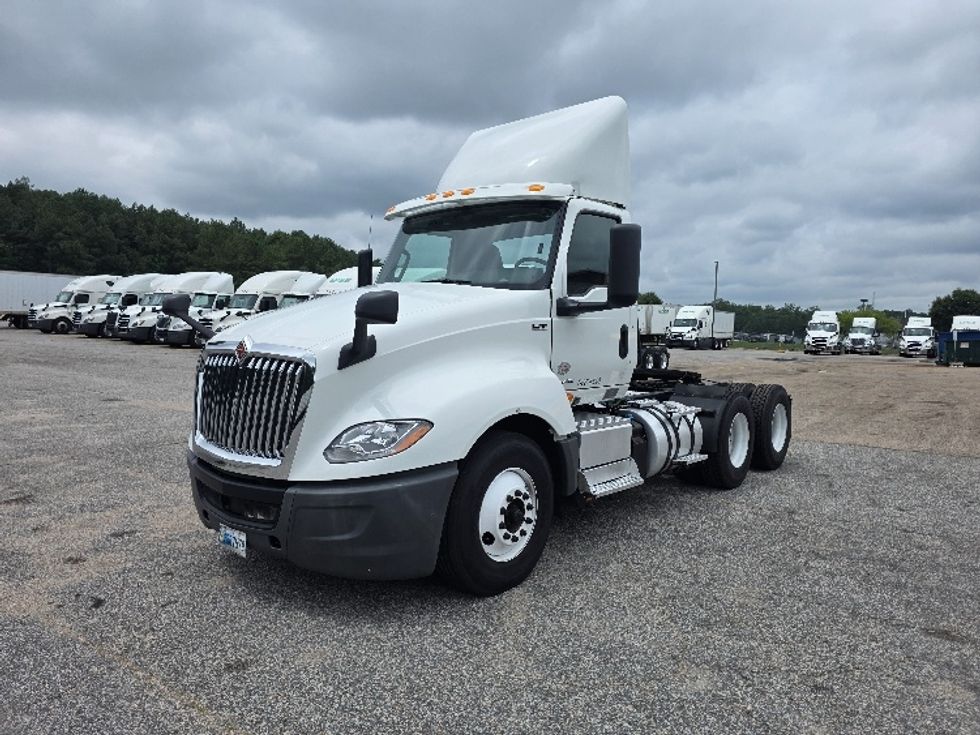 Day Cab Tractor-Heavy Duty Tractors-International-2019-LT625-Prince George-VA-180,650\n\t\tmiles-$ 23,750 - Image 3