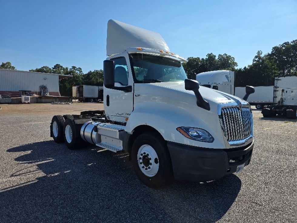 Day Cab Tractor-Heavy Duty Tractors-International-2019-LT625-Prince George-VA-185,395\n\t\tmiles-$ 24,500 - Image 1