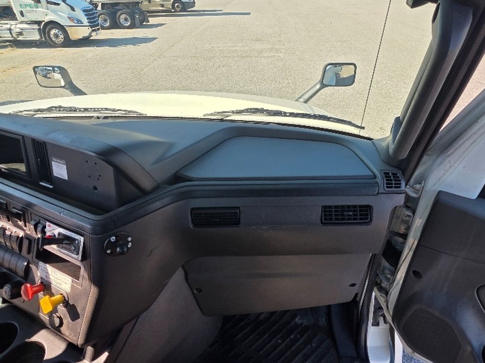 Day Cab Tractor-Heavy Duty Tractors-International-2019-LT625-Prince George-VA-185,395\n\t\tmiles-$ 24,500 - Image 12
