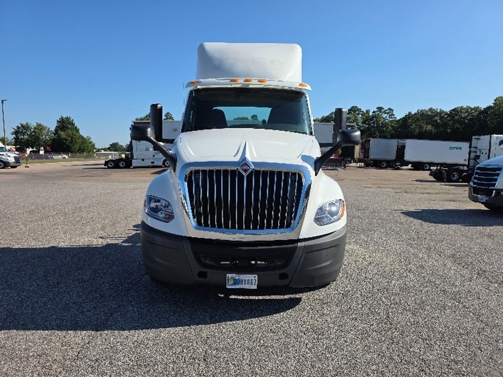 Day Cab Tractor-Heavy Duty Tractors-International-2019-LT625-Prince George-VA-185,395\n\t\tmiles-$ 24,500 - Image 2