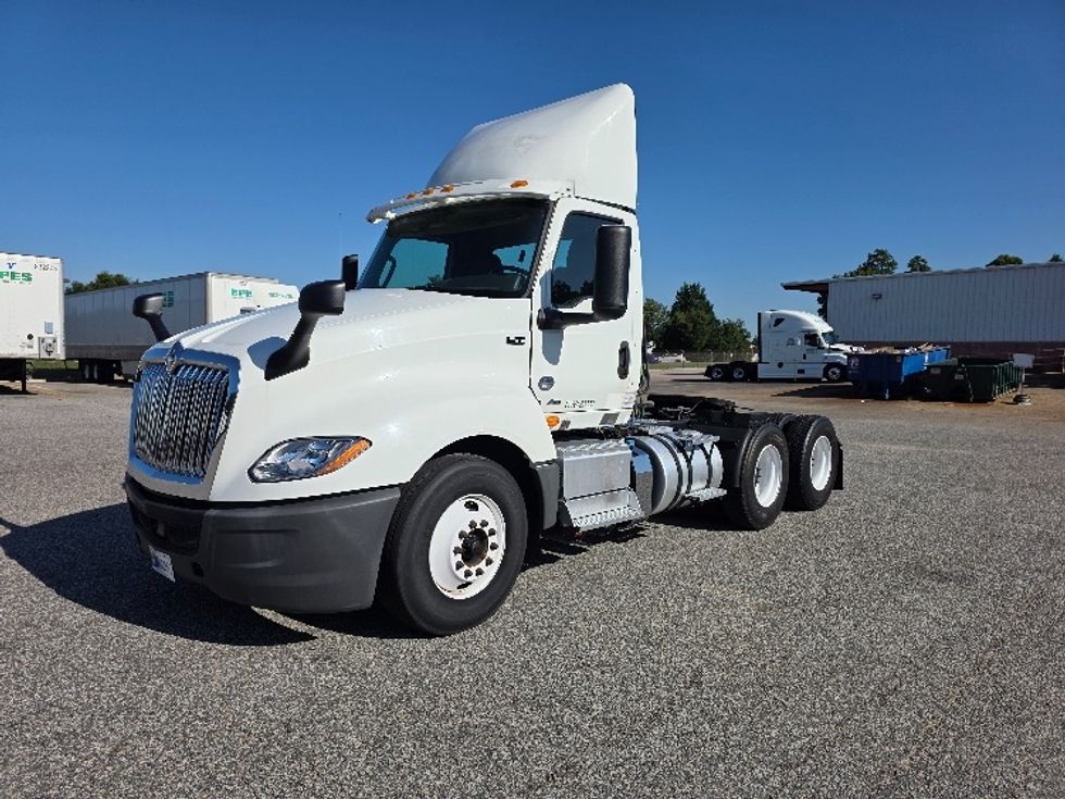 Day Cab Tractor-Heavy Duty Tractors-International-2019-LT625-Prince George-VA-185,395\n\t\tmiles-$ 24,500 - Image 3