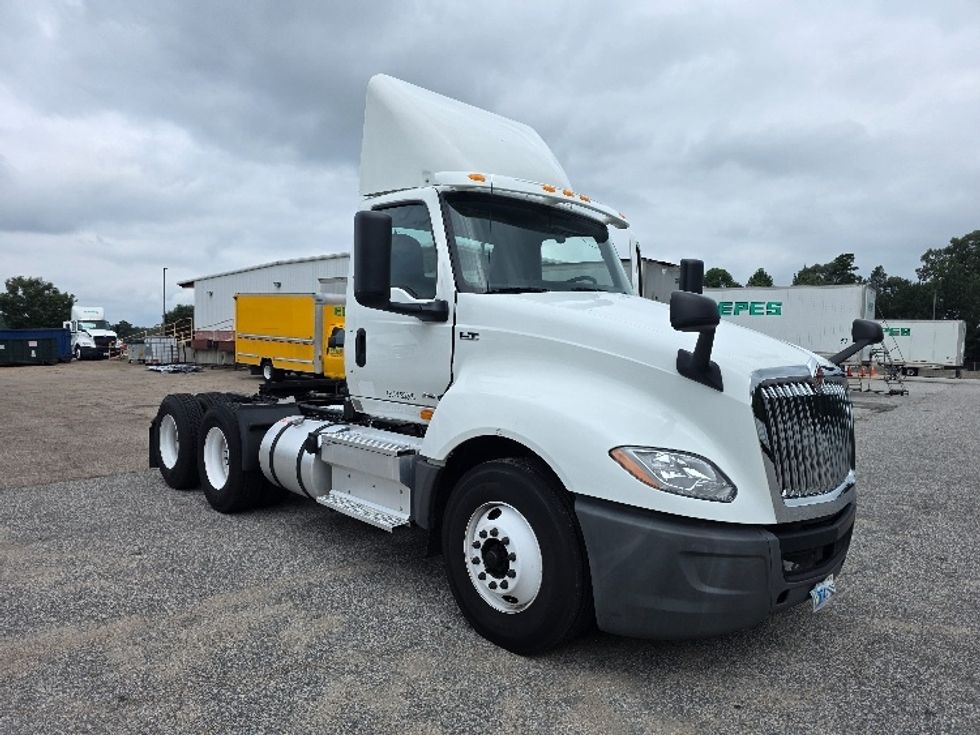 Day Cab Tractor-Heavy Duty Tractors-International-2019-LT625-Prince George-VA-187,439\n\t\tmiles-$ 26,750 - Image 1