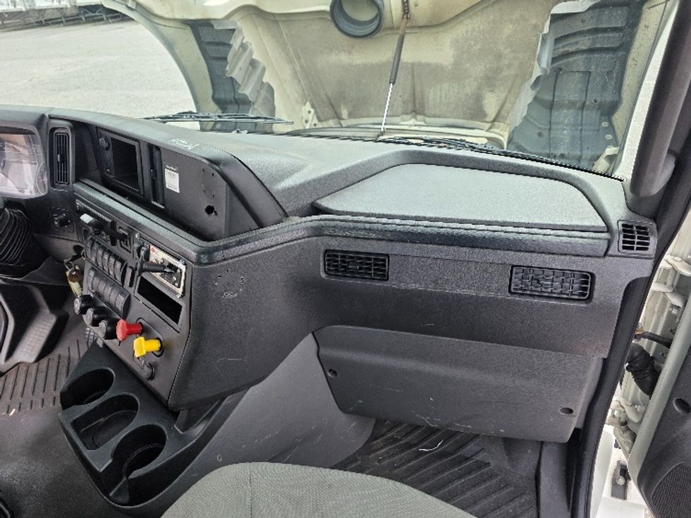 Day Cab Tractor-Heavy Duty Tractors-International-2019-LT625-Prince George-VA-187,439\n\t\tmiles-$ 26,750 - Image 12