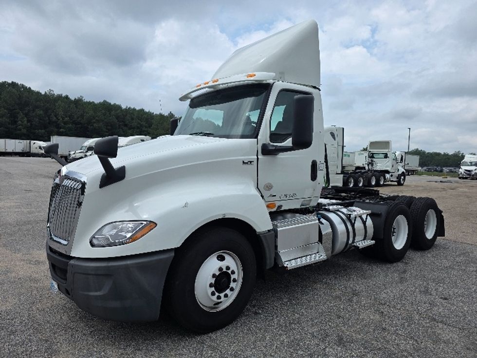 Day Cab Tractor-Heavy Duty Tractors-International-2019-LT625-Prince George-VA-187,439\n\t\tmiles-$ 26,750 - Image 3